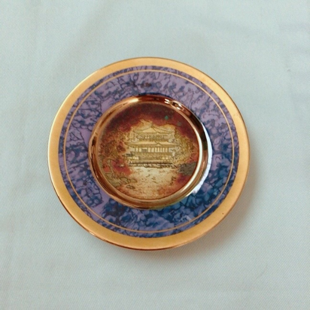 Japanese plate. 24k gold edged